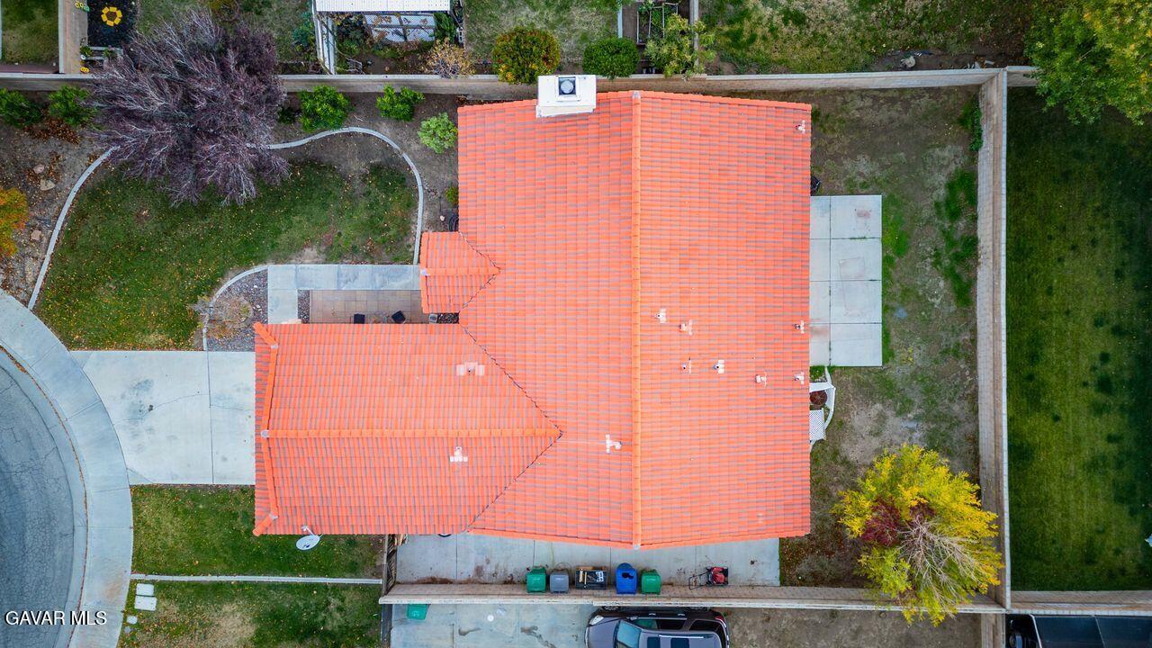 44115 Hunter Court Lancaster, CA 93536 - Photo 21 of 23 an aerial view of a house with a yard