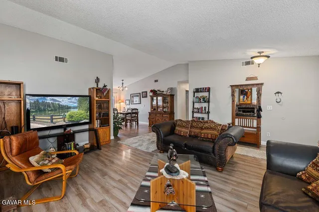 $464,999 | 44115 Hunter Court, Lancaster, CA 93536