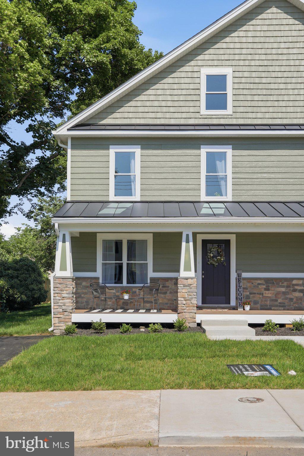 238 Blue Ridge Avenue Front Royal, VA 22630 - Photo 3 of 42