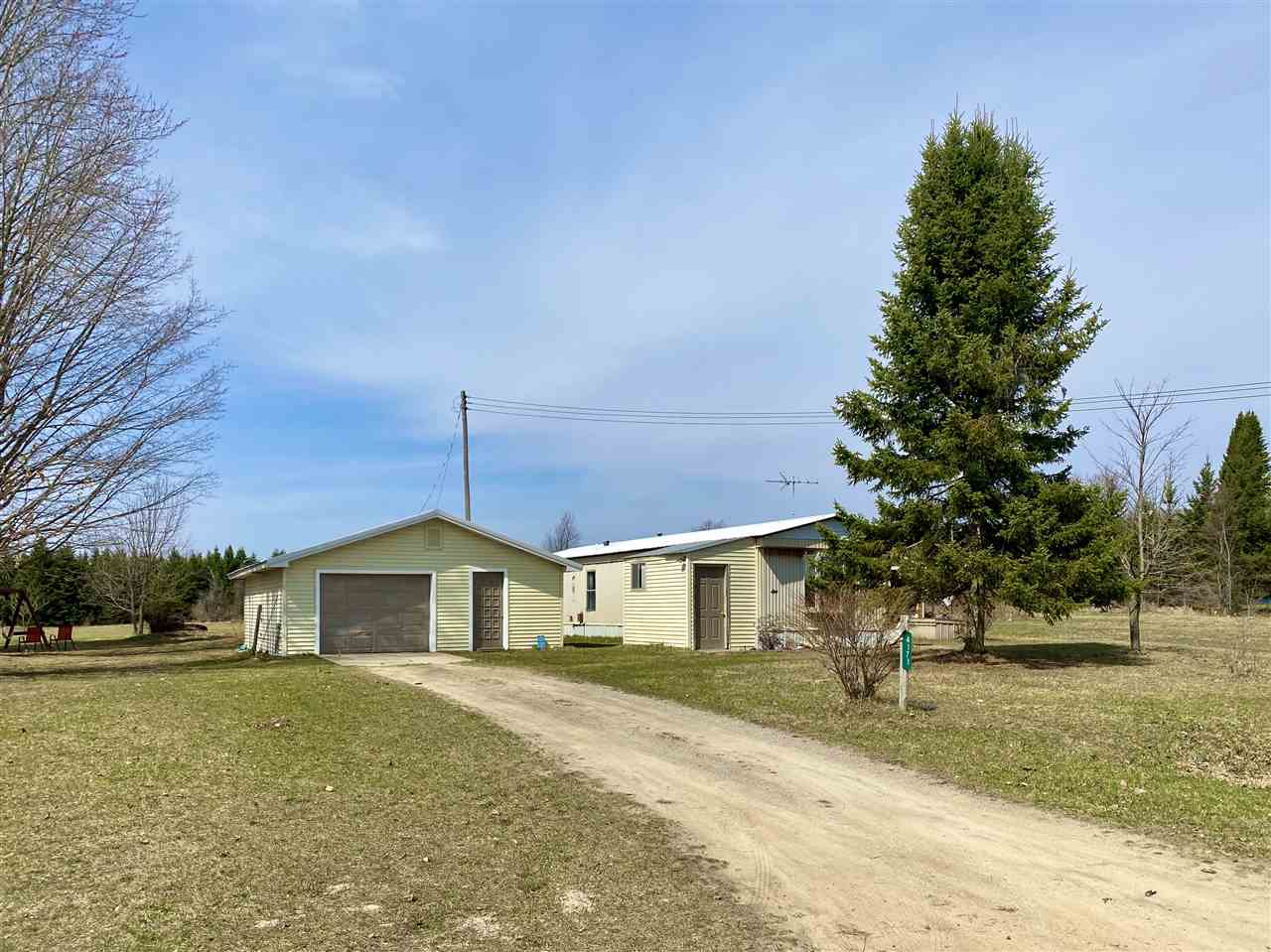 4171 Cassidy Road Gladwin, MI 48624 - Photo 3 of 20