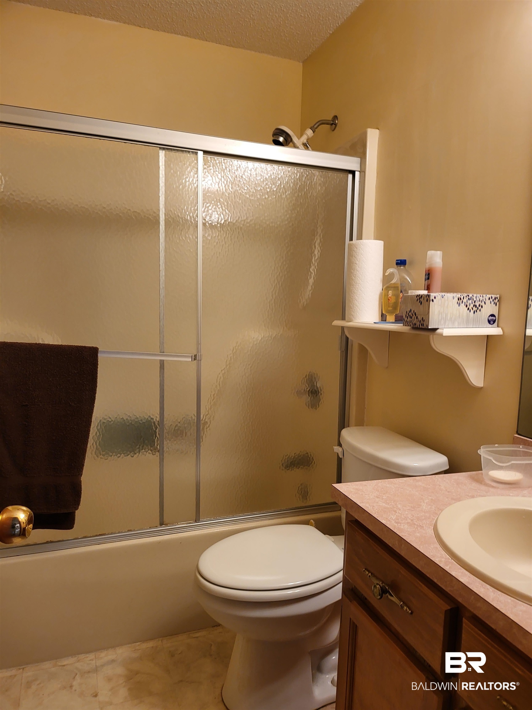 2865 Avenida Alberto Lillian, AL 36549 - Photo 13 of 25 Guest Bath