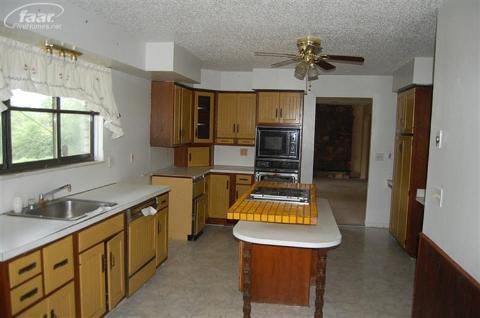 8070 North Bray Road Mount Morris, MI 48458 - Photo 9 of 17 20132510-8.JPG
