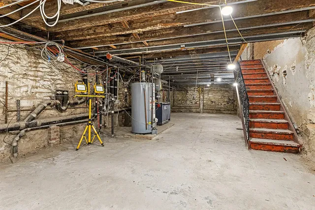 $7,950,000 | 212 East 72nd Street | Lenox Hill