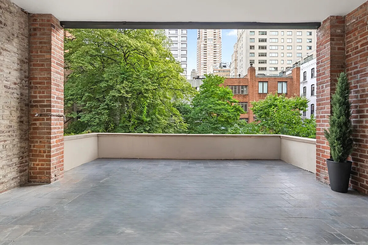 212 East 72nd Street Manhattan, NY 10021 - Photo 13 of 16 a view of lot of outdoor space and balcony