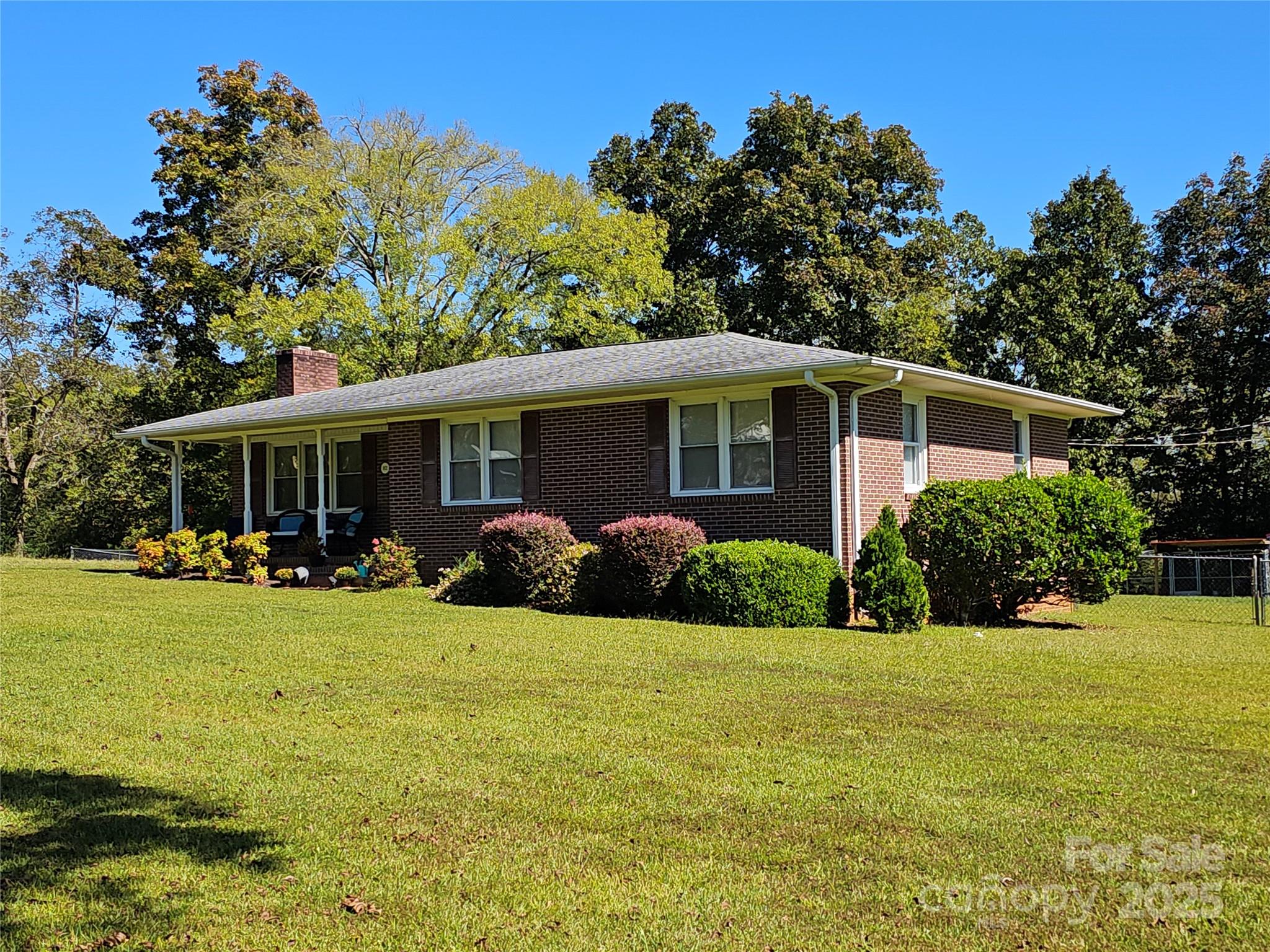 802 Linden Drive Chester, SC 29706 - Photo 4 of 47 a front view of house with yard and green space