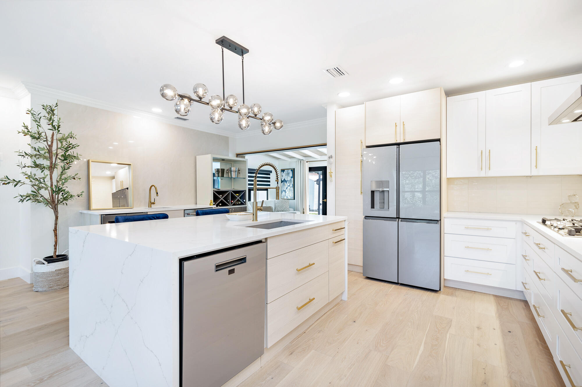 340 Ellamar Road West Palm Beach, FL 33405 - Photo 12 of 33 Kitchen