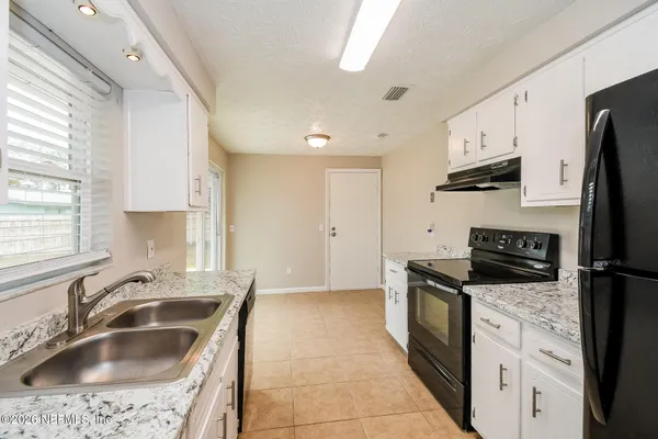 $1,720 | 1721 Stacey Court, Middleburg, FL 32068