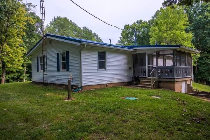 7525 South Scout Road Connersville, IN 47331 - Photo 2 of 17