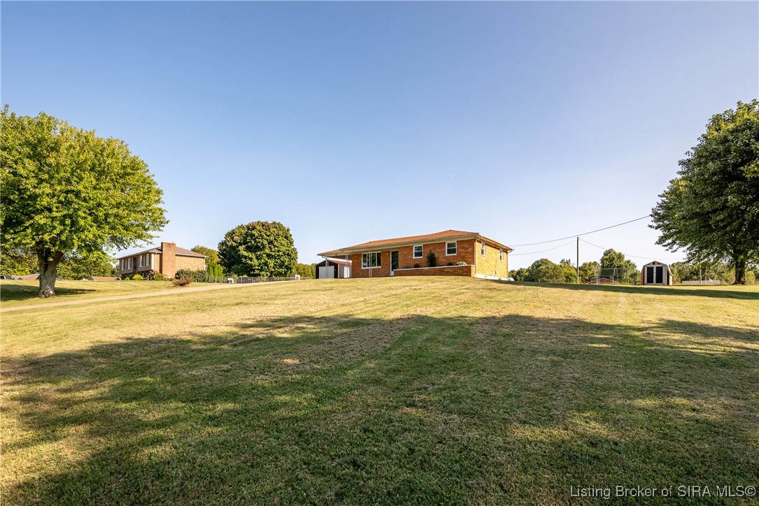 5111 Smith Road Floyds Knobs, IN 47119 - Photo 3 of 39 Gallery Image 3