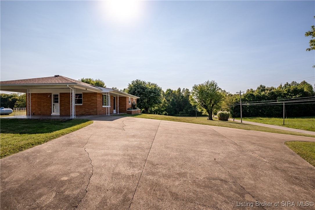 5111 Smith Road Floyds Knobs, IN 47119 - Photo 6 of 39 Gallery Image 6