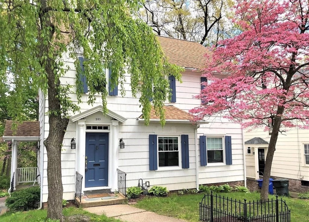 205 Norfolk Street Springfield, MA 01109 - Photo 1 of 39 Gallery Image 1