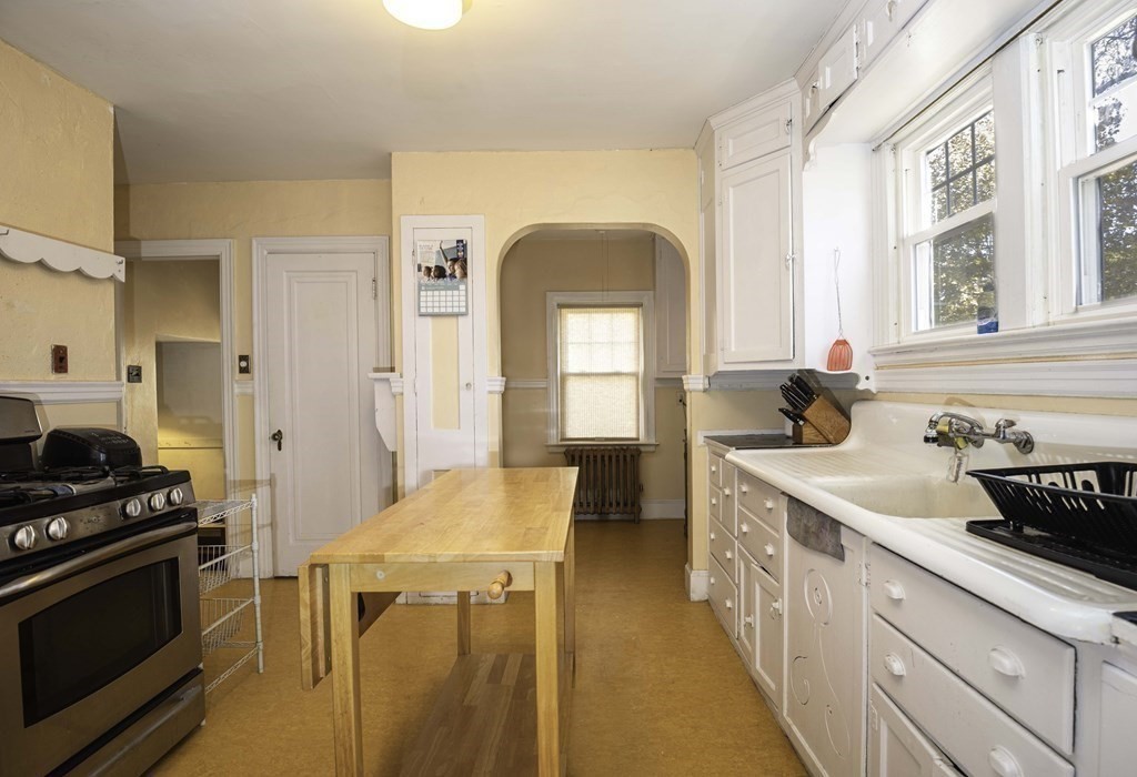 205 Norfolk Street Springfield, MA 01109 - Photo 14 of 39 Gallery Image 14