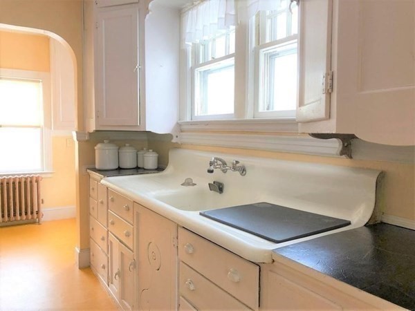 205 Norfolk Street Springfield, MA 01109 - Photo 16 of 39 Gallery Image 16