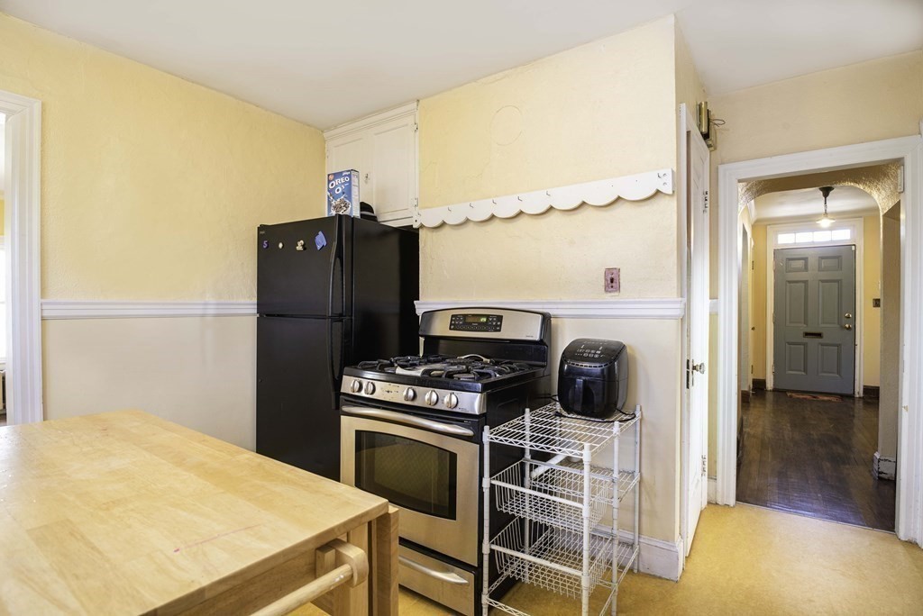 205 Norfolk Street Springfield, MA 01109 - Photo 17 of 39 Gallery Image 17