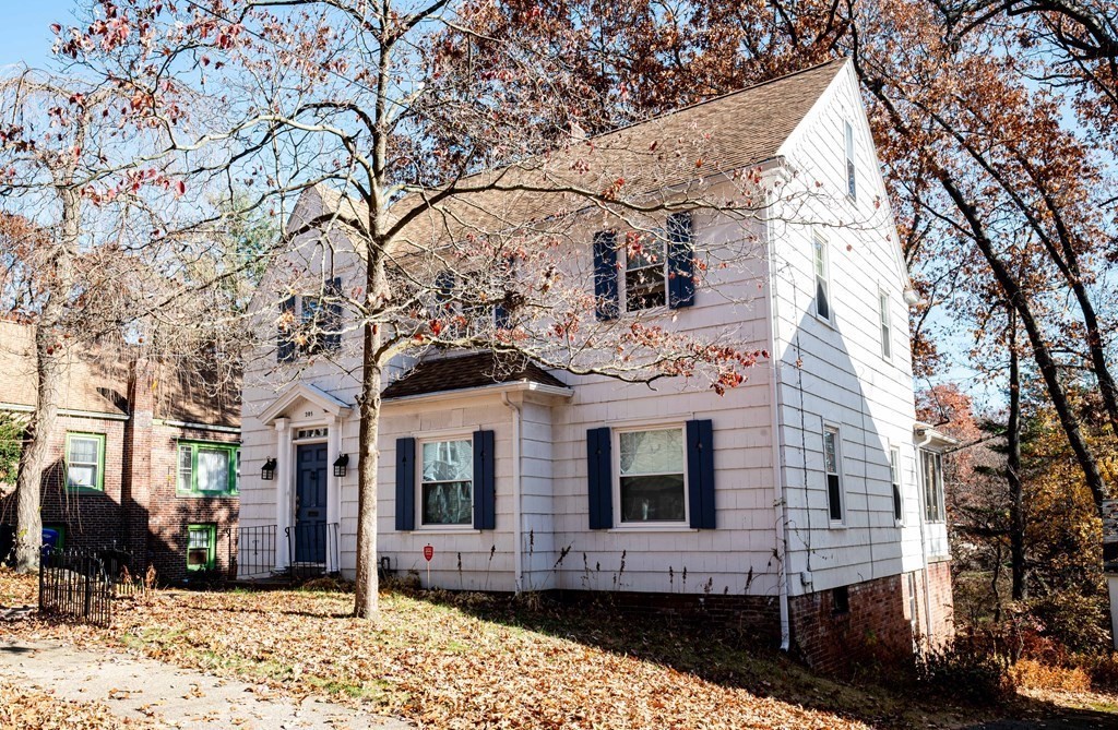 205 Norfolk Street Springfield, MA 01109 - Photo 4 of 39 Gallery Image 4