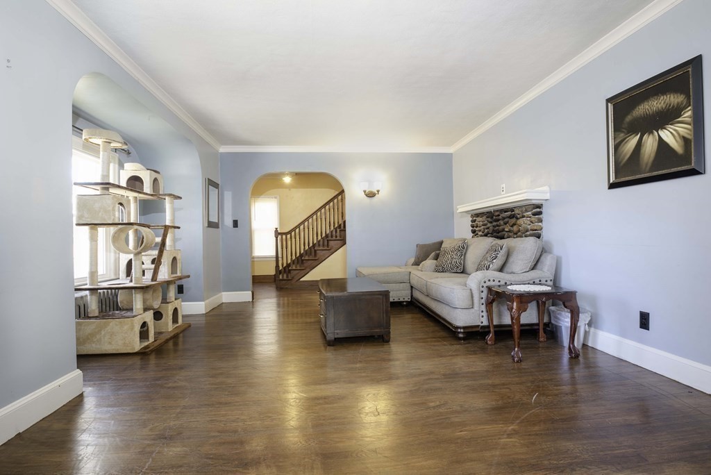 205 Norfolk Street Springfield, MA 01109 - Photo 10 of 39 Gallery Image 10
