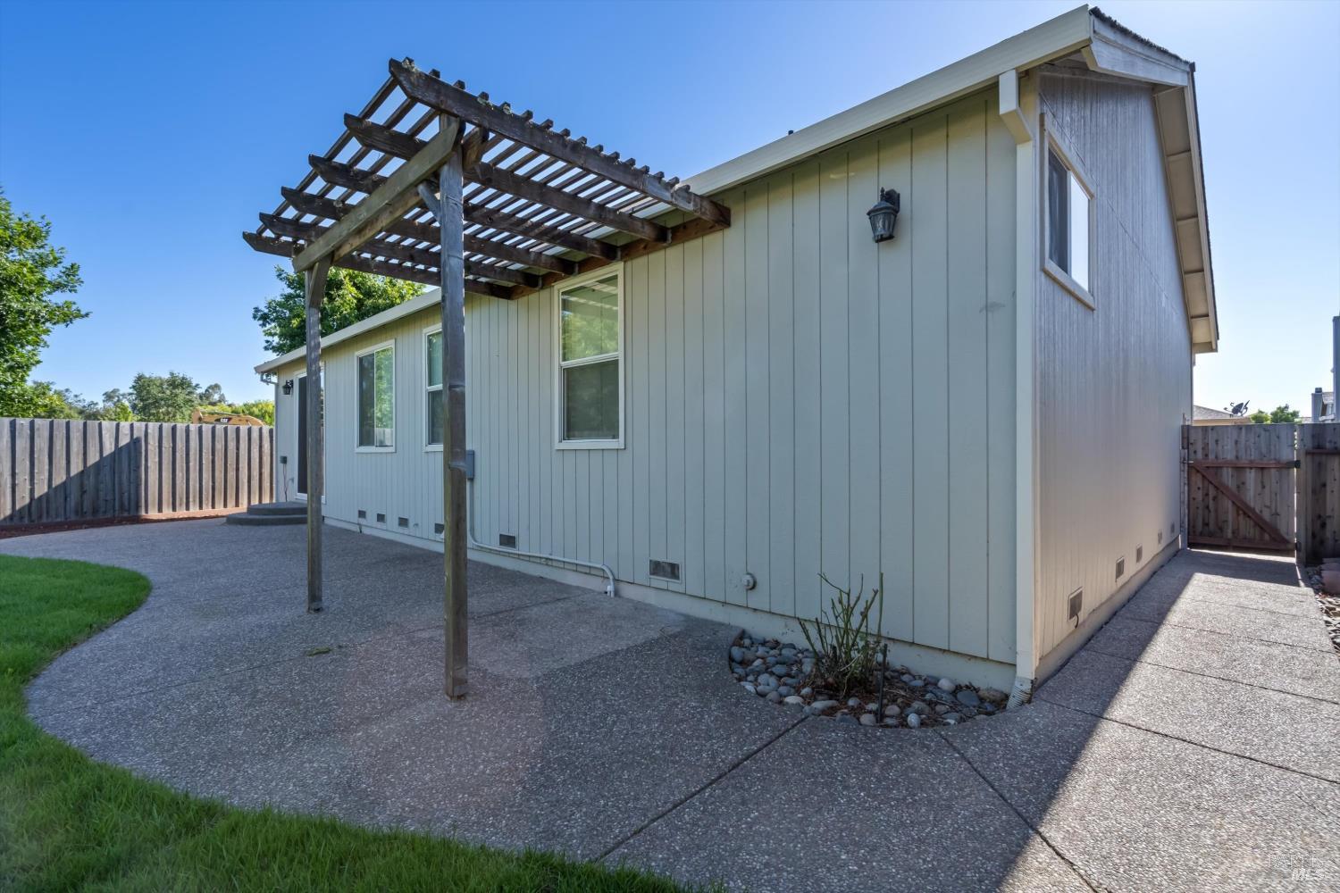 2424 Amethyst Way Santa Rosa, CA 95404 - Photo 21 of 29