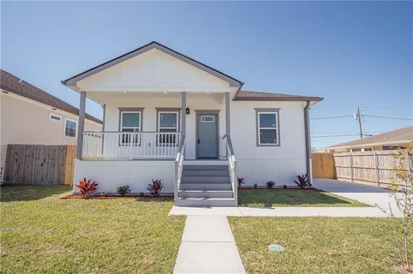 $289,000 | 3644 Charles Drive, Chalmette, LA 70043