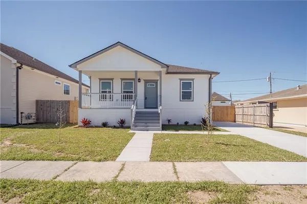 $289,000 | 3644 Charles Drive, Chalmette, LA 70043