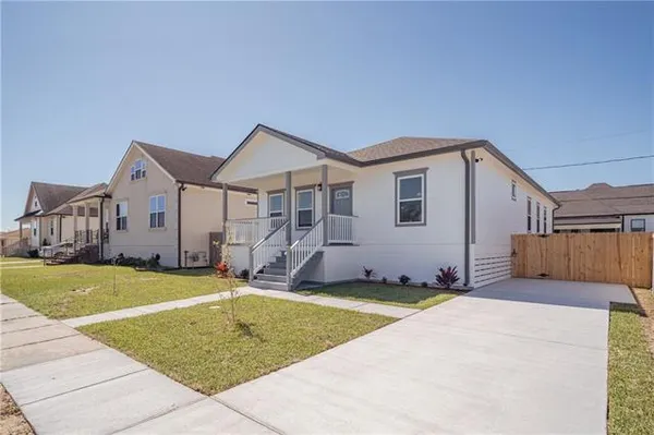 $289,000 | 3644 Charles Drive, Chalmette, LA 70043