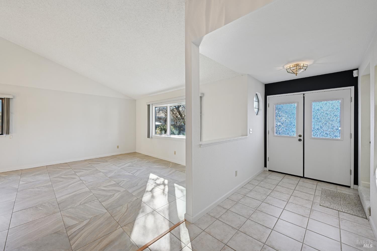 2848 Howe Court Fairfield, CA 94534 - Photo 7 of 54