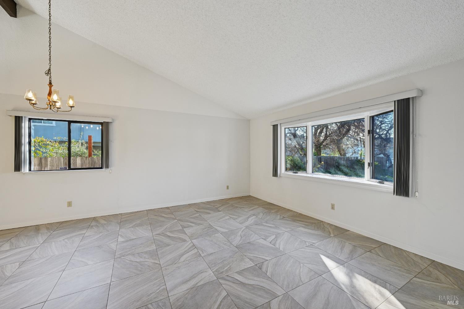 2848 Howe Court Fairfield, CA 94534 - Photo 8 of 54