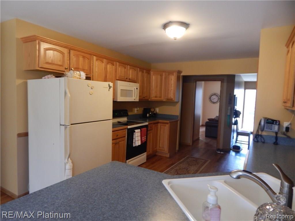 19283 Hickory Ridge Road Fenton, MI 48430 - Photo 28 of 72 DSCN3910.JPG