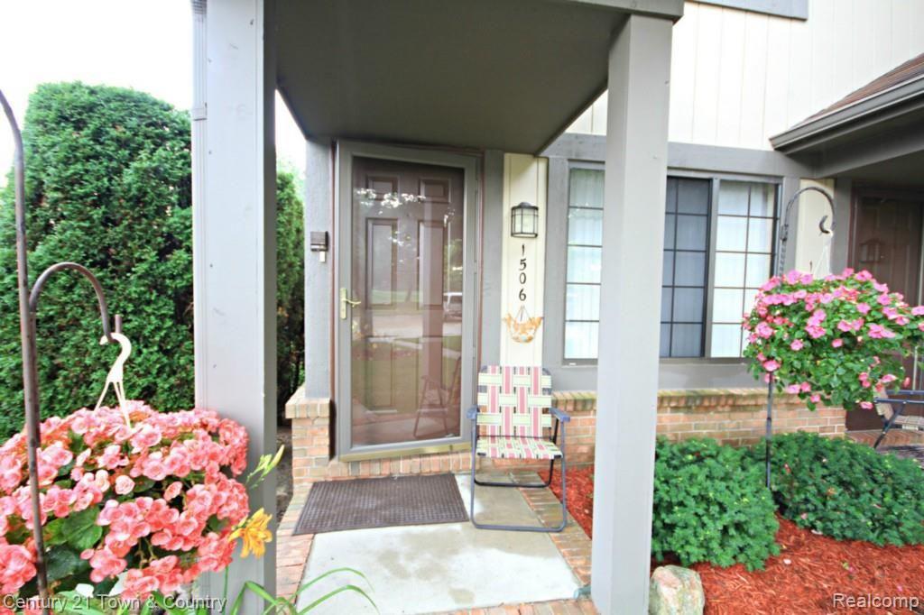 1506 Meadowside Drive Rochester, MI 48307 - Photo 1 of 21