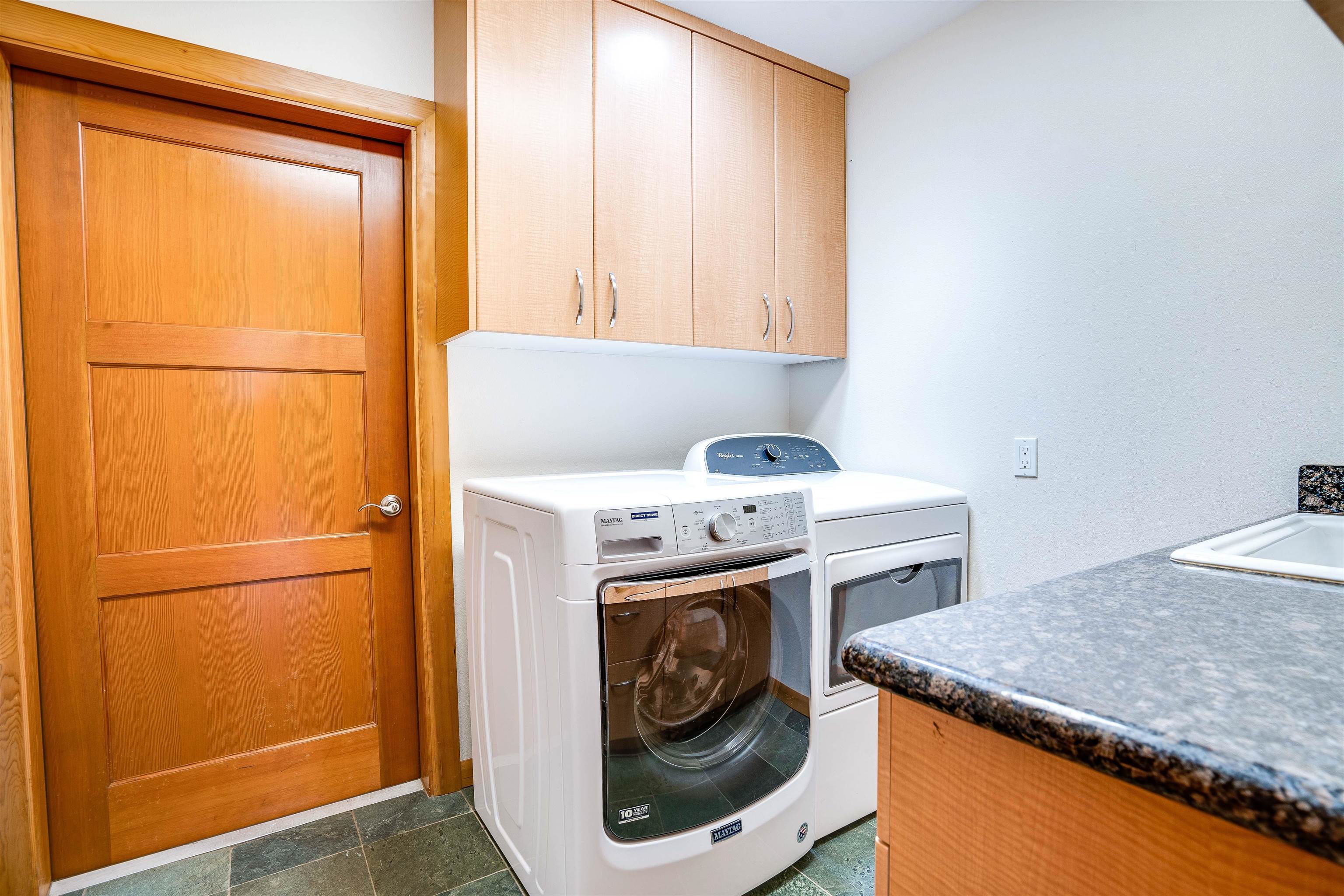 7733 Kula Highway Kula, HI 96790 - Photo 29 of 30 Laundry room