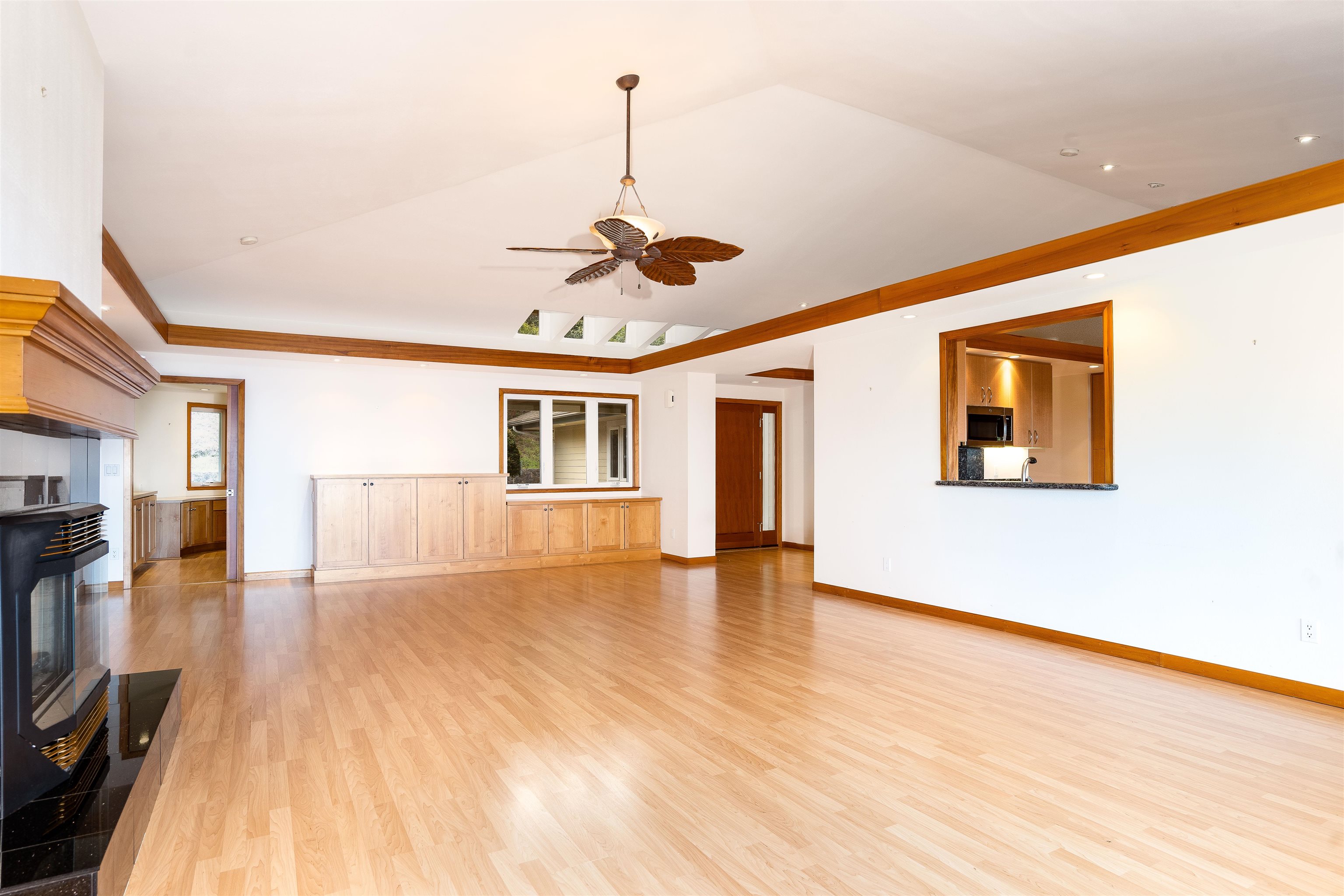 7733 Kula Highway Kula, HI 96790 - Photo 7 of 30 Great room with maple built-ins