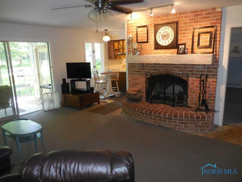 10344 Obee Road Whitehouse, OH 43571 - Photo 3 of 14 Family Room.