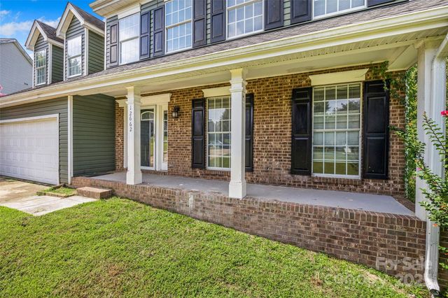 $400,000 | 12662 Woodside Falls Road, Pineville, NC 28134