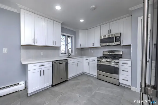 $3,600 | 206 Bridgeview Place, Stratford, CT 06614
