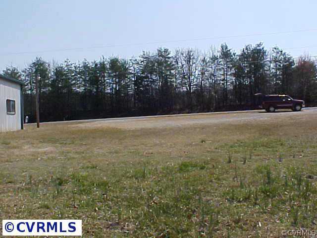 659 Fairgrounds Road Farmville, VA 23901 - Photo 3 of 4 a view of basketball court