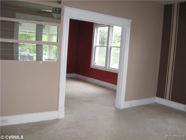 100 West Graham Road Richmond, VA 23222 - Photo 4 of 10 Living Room