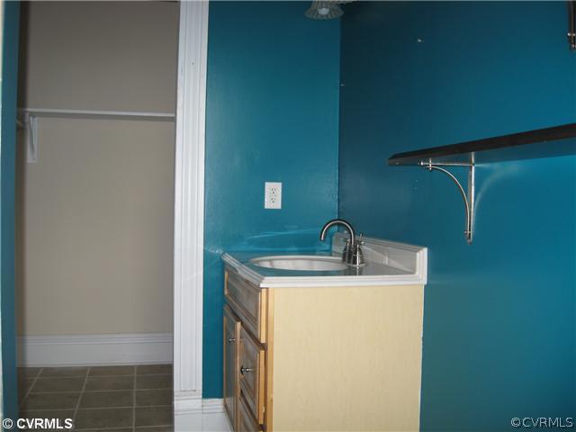 100 West Graham Road Richmond, VA 23222 - Photo 7 of 10 Master Bath