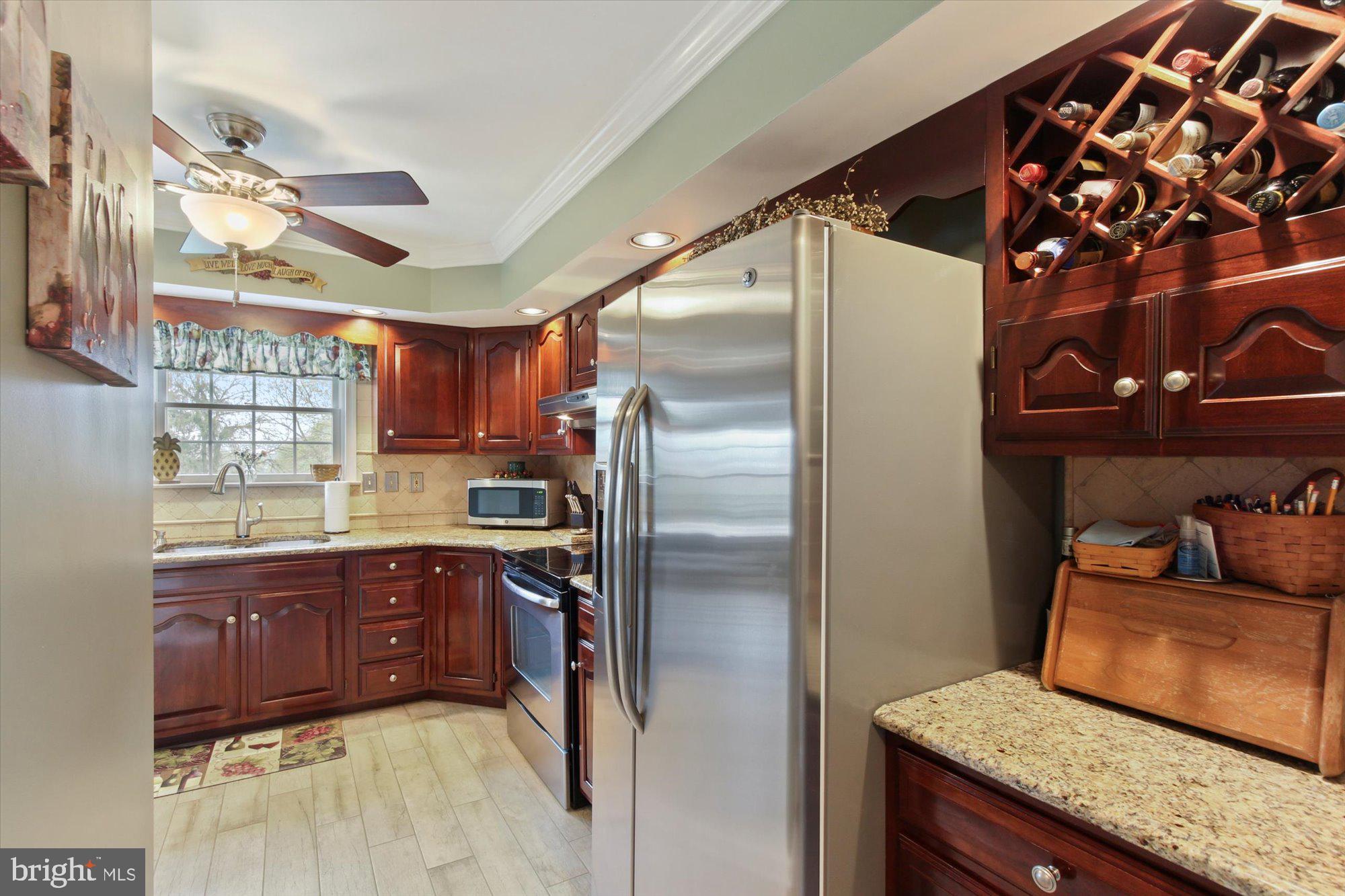 1008 Woodridge Road Red Lion, PA 17356 - Photo 11 of 33 Eat-in Kitchen