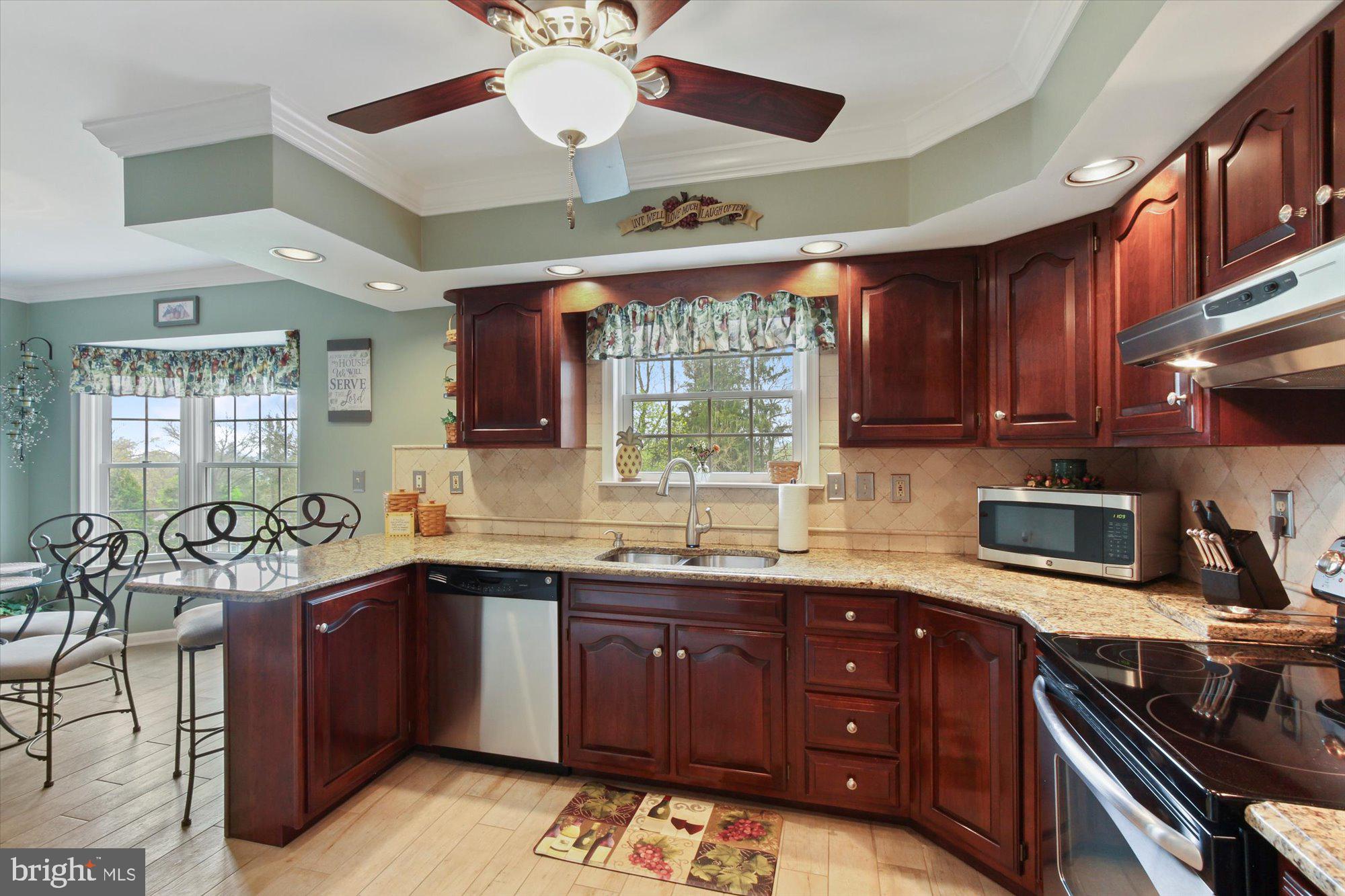 1008 Woodridge Road Red Lion, PA 17356 - Photo 12 of 33 Eat-in Kitchen