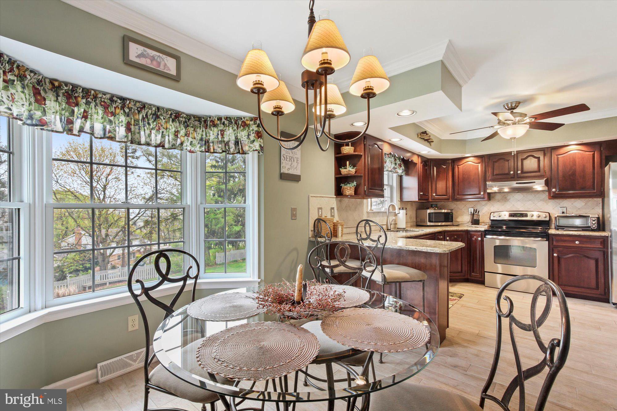 1008 Woodridge Road Red Lion, PA 17356 - Photo 15 of 33 Eat-in Kitchen
