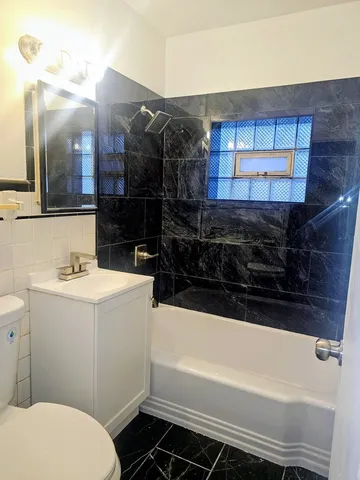$1,350 | 7630 South Jeffery Boulevard, Unit 2, Chicago, IL 60649