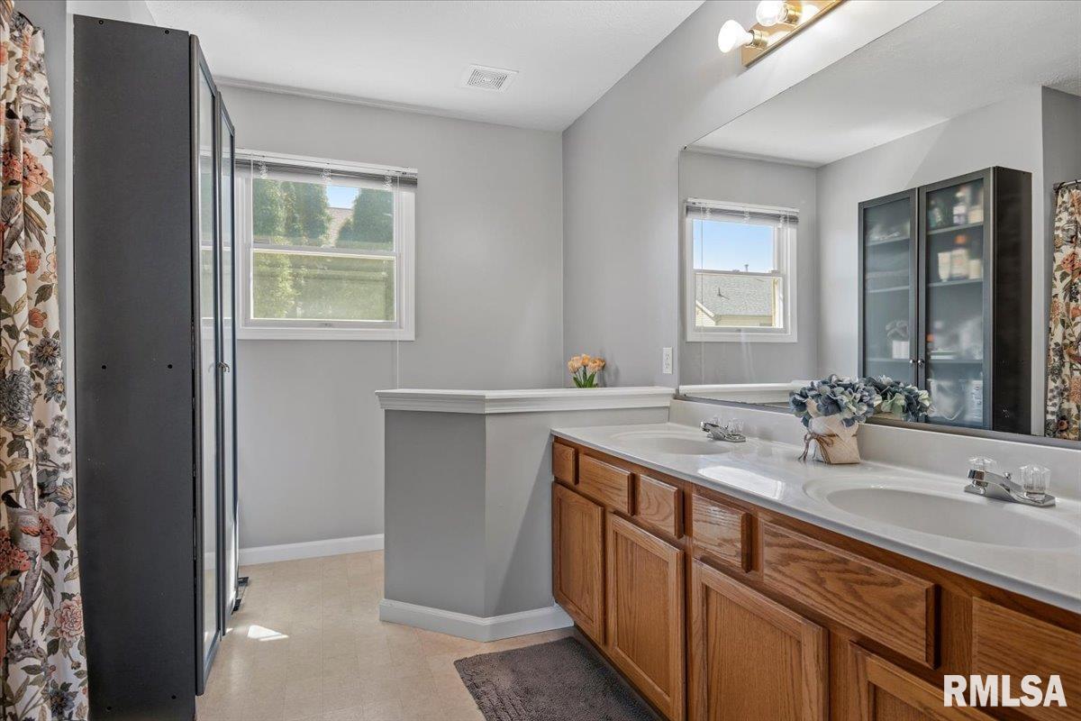 3804 Kerry Boulevard Springfield, IL 62712 - Photo 27 of 45