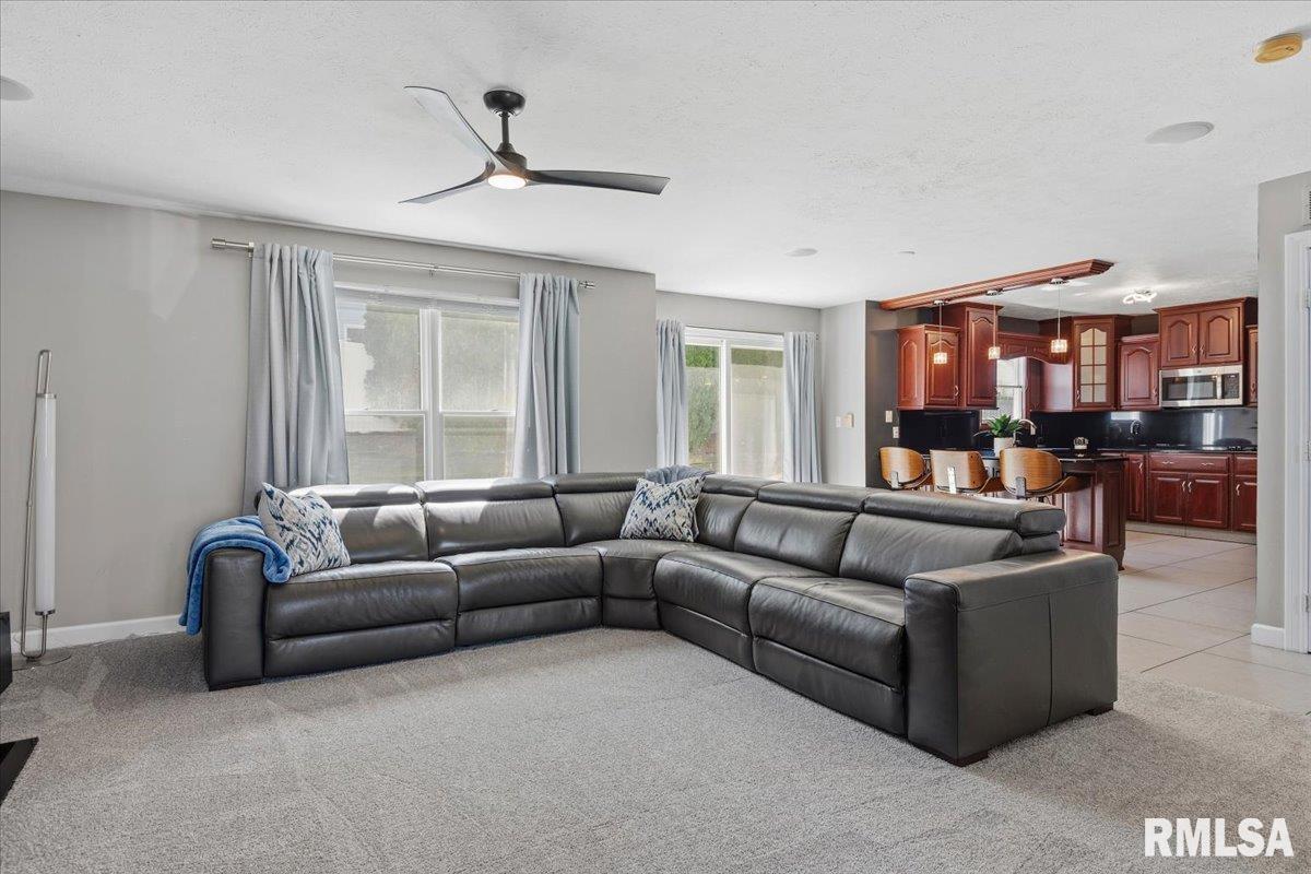 3804 Kerry Boulevard Springfield, IL 62712 - Photo 8 of 45