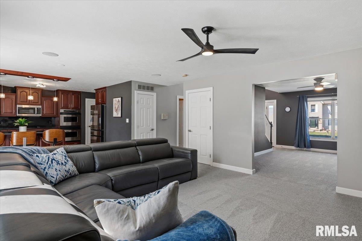 3804 Kerry Boulevard Springfield, IL 62712 - Photo 9 of 45