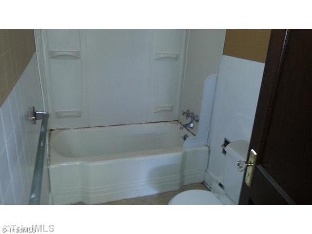 125 Petree Road Northwest Winston-Salem, NC 27106 - Photo 5 of 7 Bath.