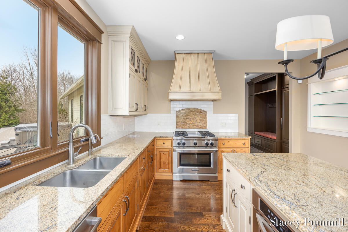 6450 Roma Terrace Drive Northeast Ada, MI 49301 - Photo 13 of 70 https___photoreal.io_wp-content_photorea