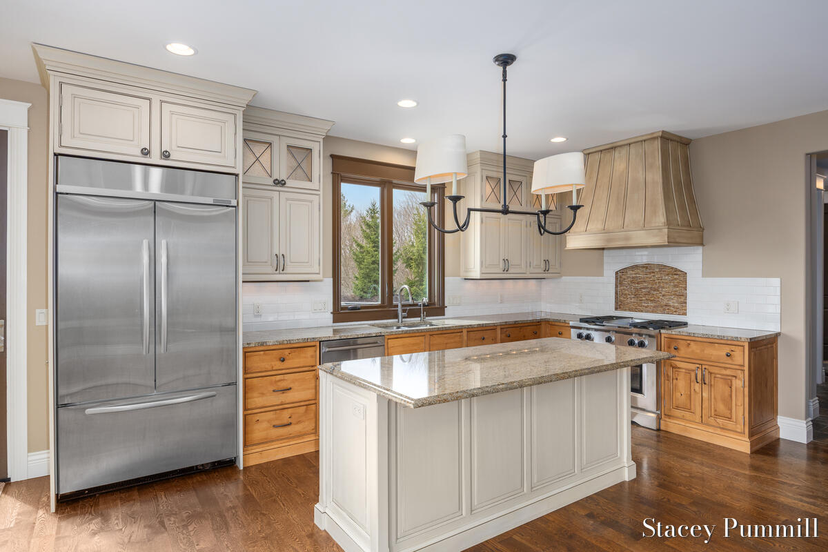 6450 Roma Terrace Drive Northeast Ada, MI 49301 - Photo 16 of 70 https___photoreal.io_wp-content_photorea