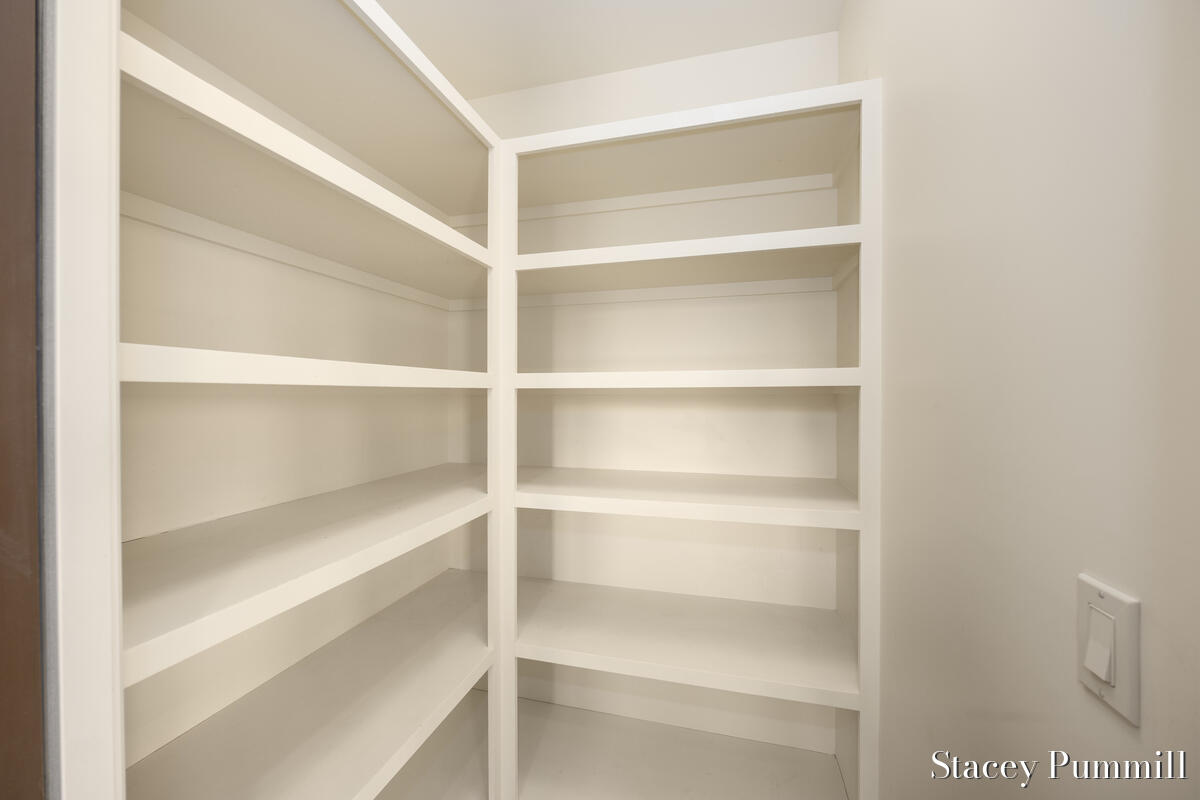 6450 Roma Terrace Drive Northeast Ada, MI 49301 - Photo 17 of 70 https___photoreal.io_wp-content_photorea