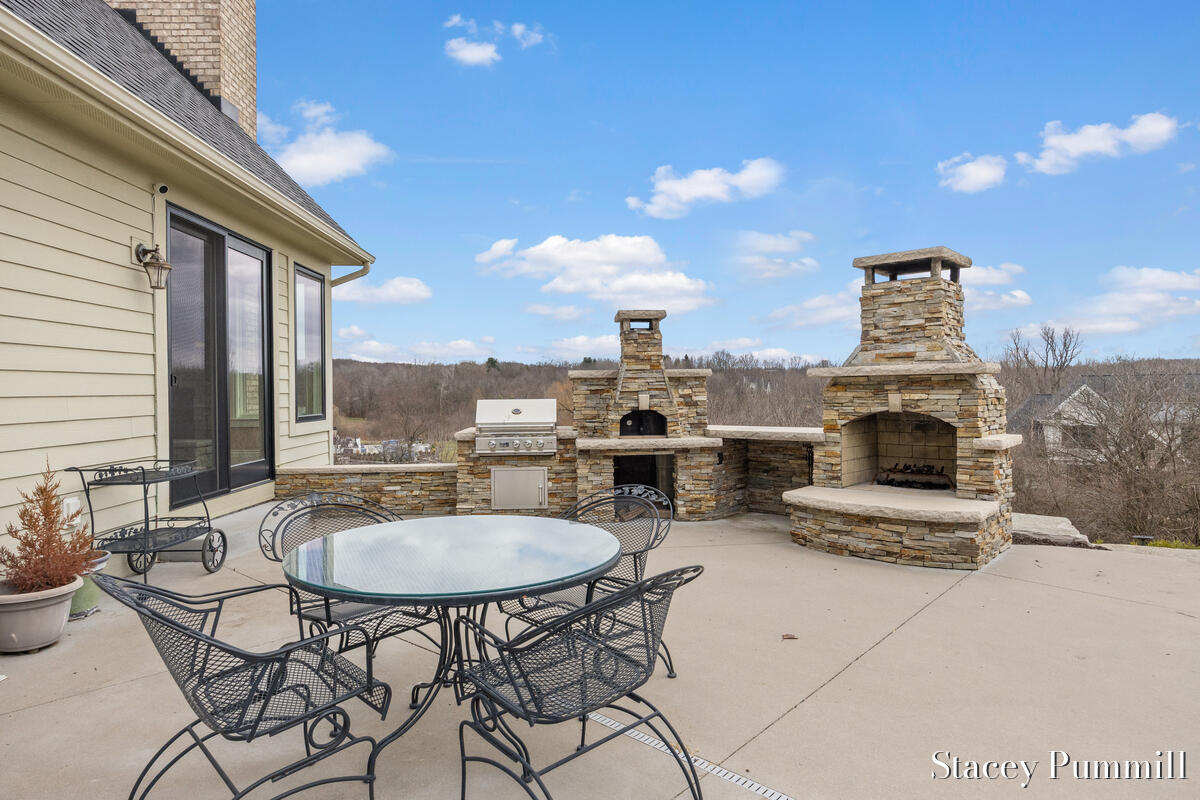 6450 Roma Terrace Drive Northeast Ada, MI 49301 - Photo 63 of 70 https___photoreal.io_wp-content_photorea