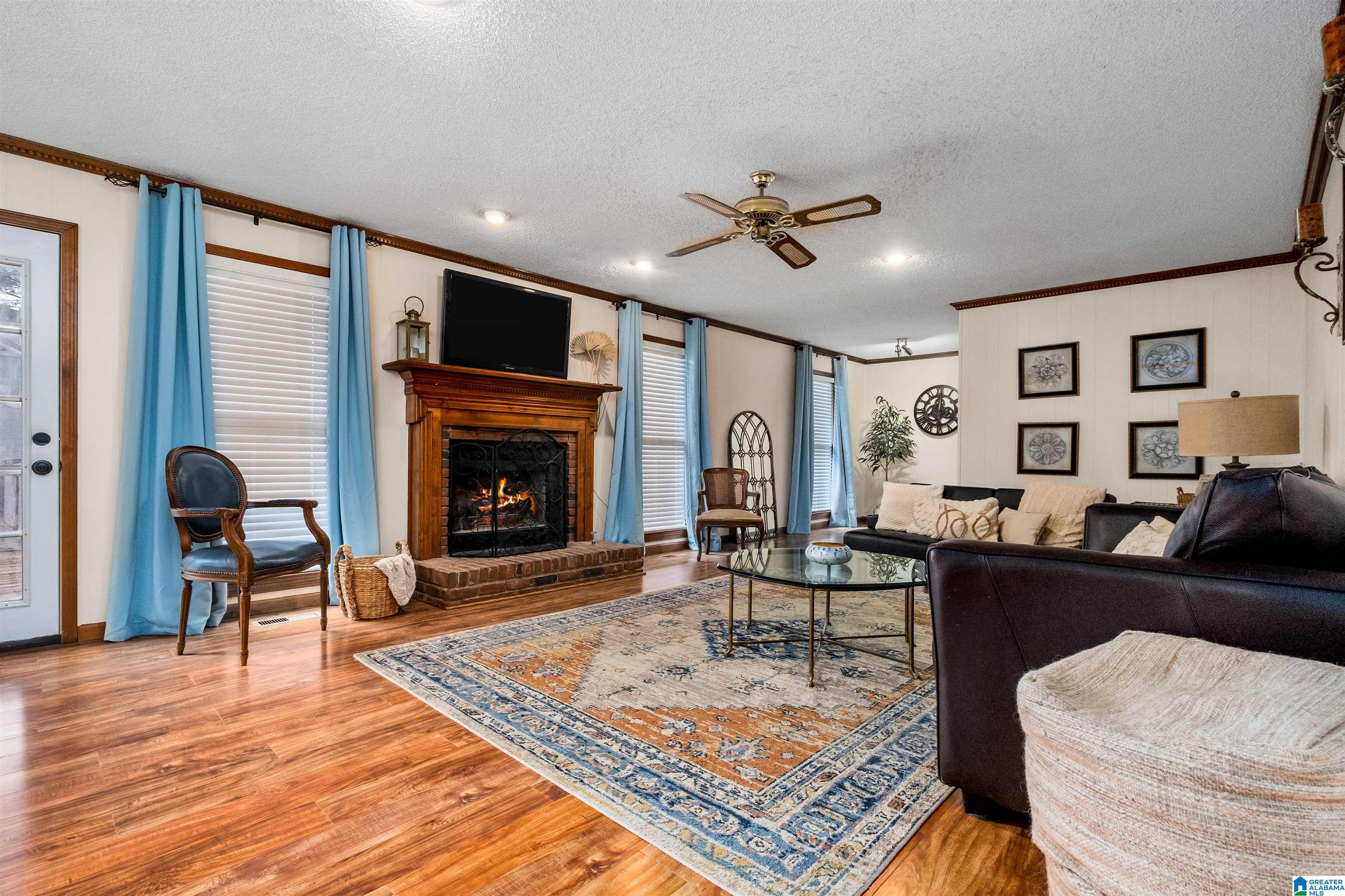 401 Roper Drive Trussville, AL 35173 - Photo 3 of 45
