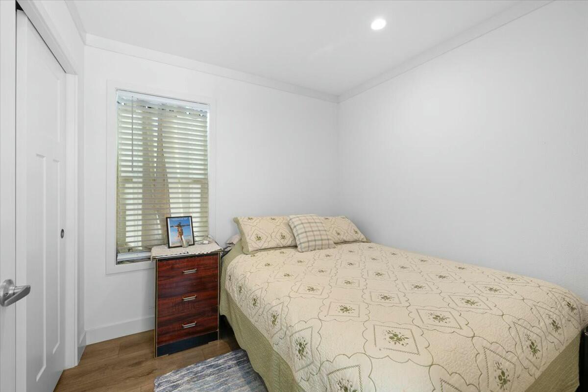 460 Arnos Road, Unit 69 Talent, OR 97540 - Photo 9 of 10 Room 1
